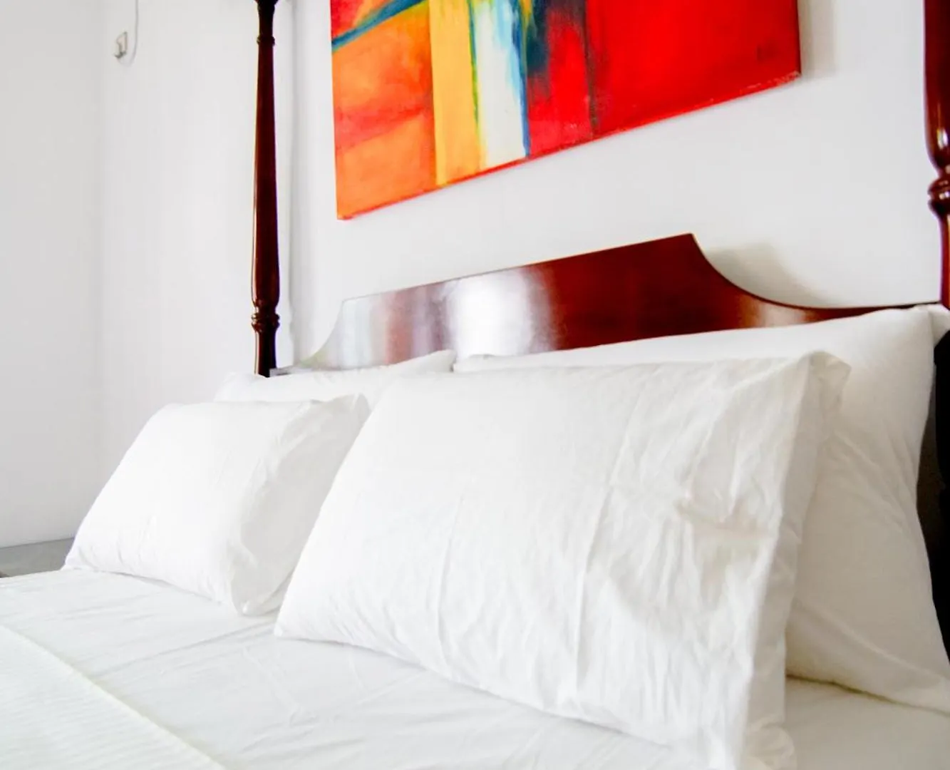 Vivid Colombo Hotel