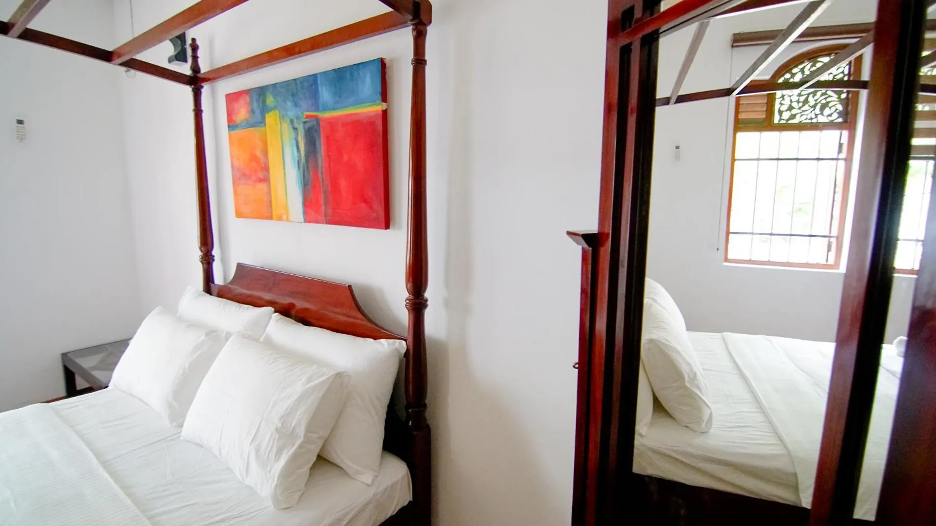 Vivid Colombo Hotel