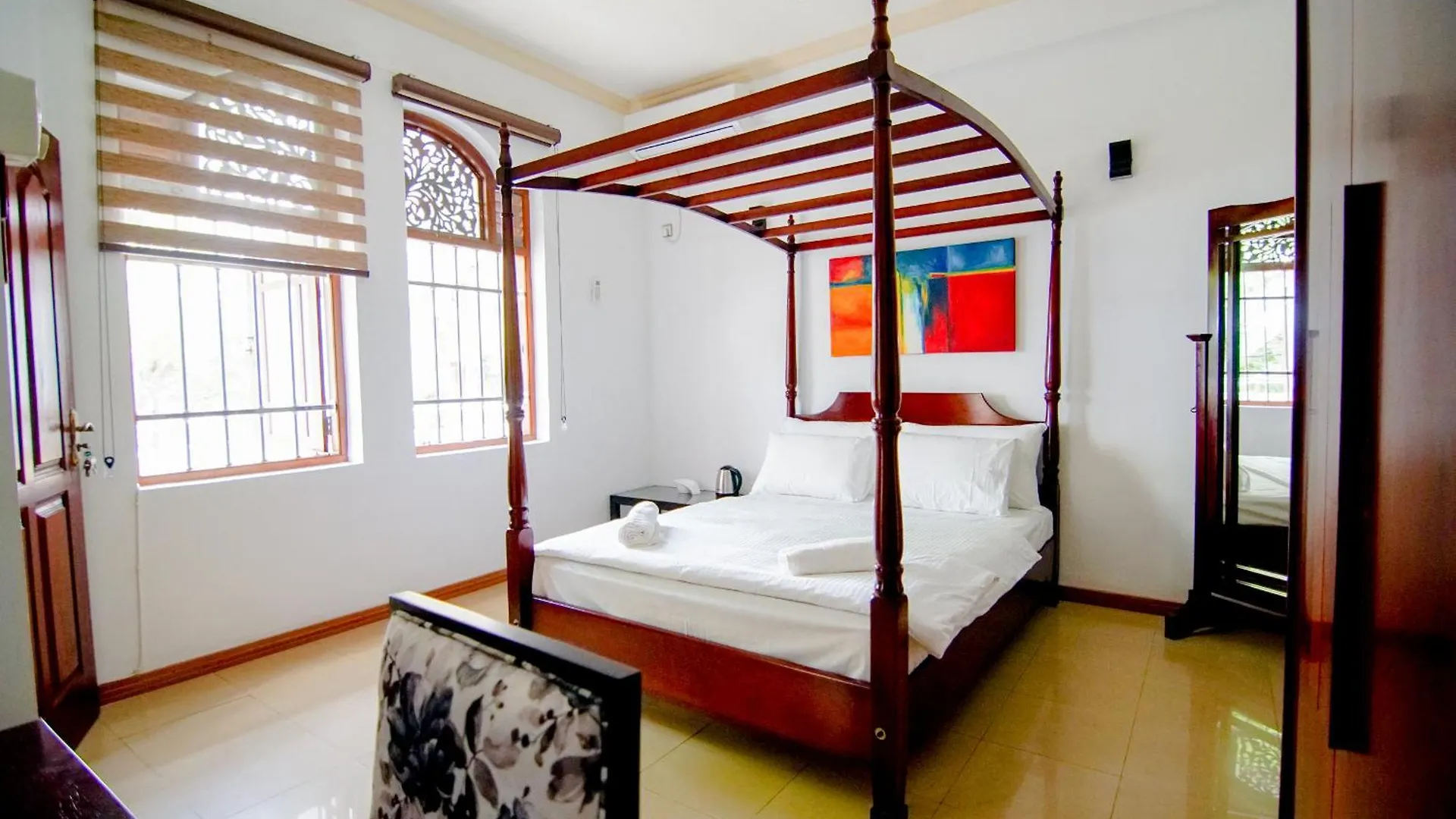 Vivid Colombo Hotel