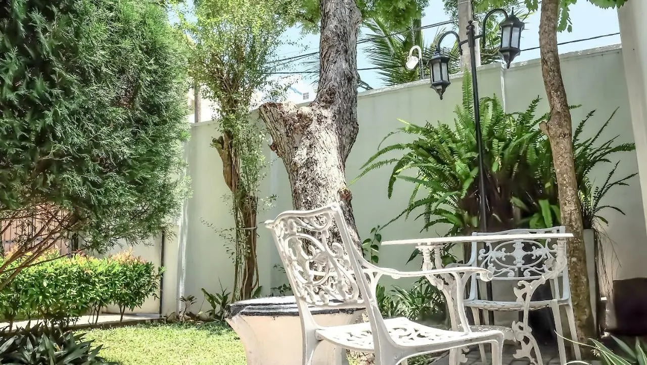 Vivid Colombo location